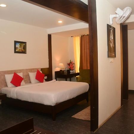 Sai Sharnam Serviced Apartments Ширди Экстерьер фото