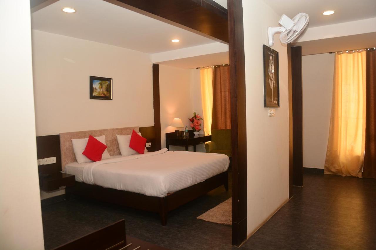 Sai Sharnam Serviced Apartments Ширди Экстерьер фото